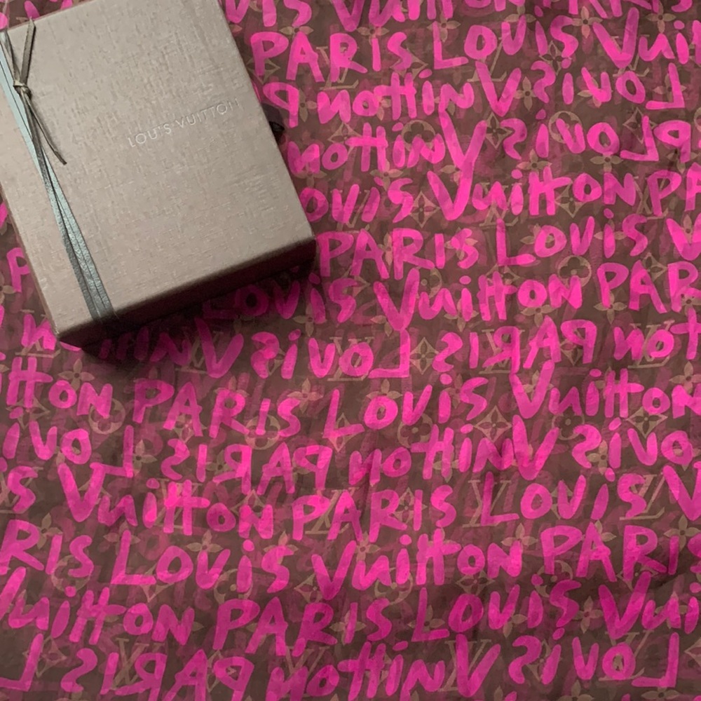 RARE Louis Vuitton Limited Edition Neon 💕Pink LV Stephen Sprouse Graffiti Scarf